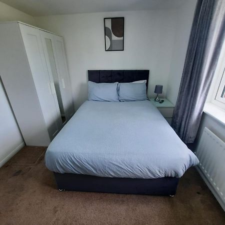 Two Bedroom Luxury House Thamesmead  외부 사진