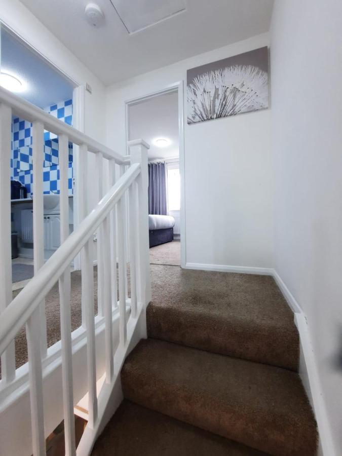 Two Bedroom Luxury House Thamesmead  외부 사진