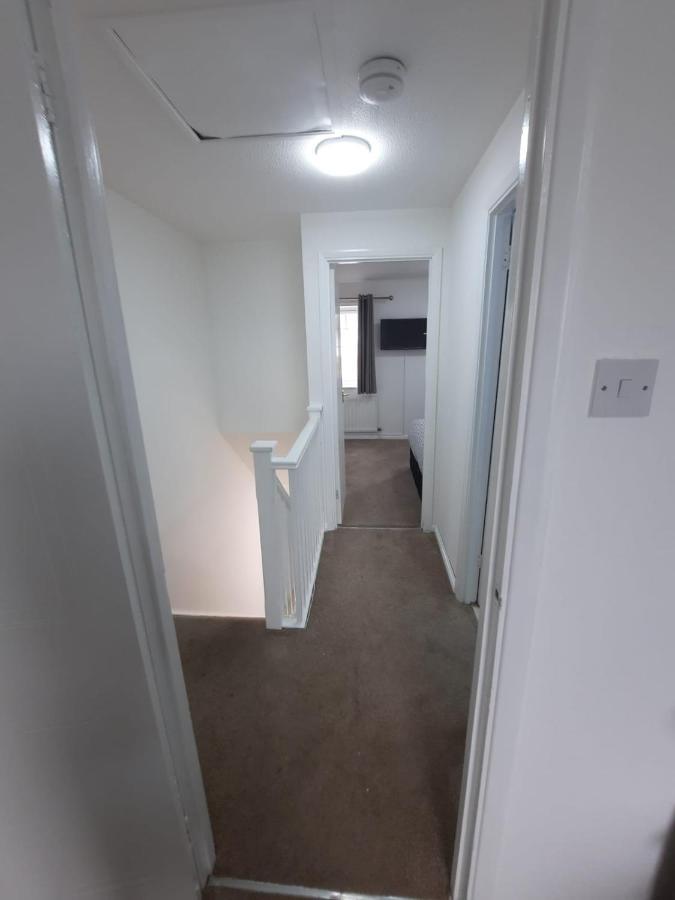 Two Bedroom Luxury House Thamesmead  외부 사진