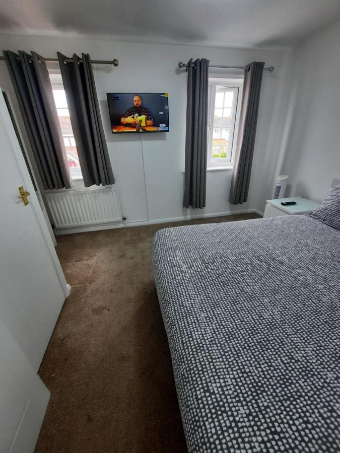 Two Bedroom Luxury House Thamesmead  외부 사진