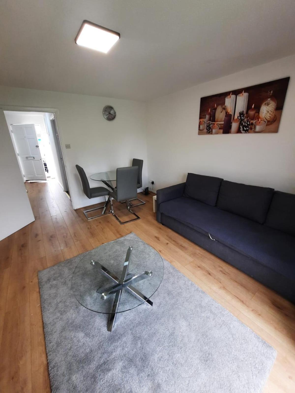 Two Bedroom Luxury House Thamesmead  외부 사진